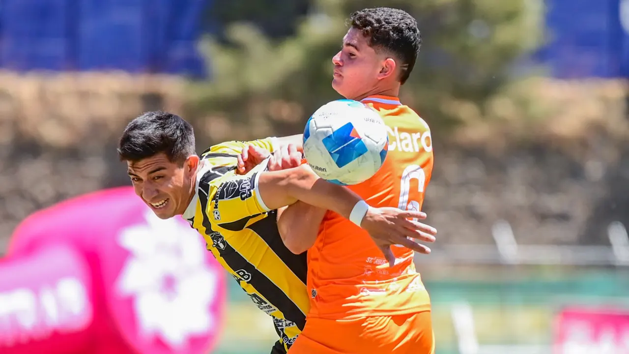 CRÓNICA | Aurora FC vuelve a ganar y hunde a Achuapa en el Guillermo Slowing