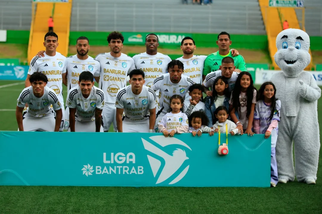 CRÓNICA | Comunicaciones vuelve a ganar y corta la racha de Mixco