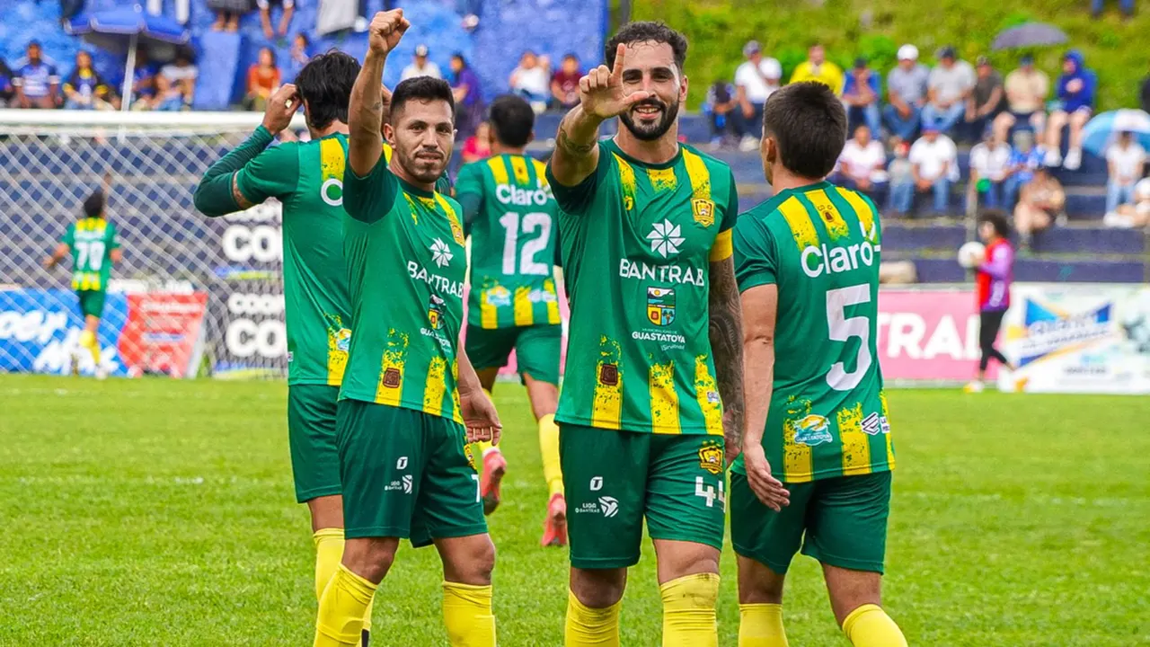 Santiago Gómez aparece en el momento clave y rescata un punto vital para Guastatoya