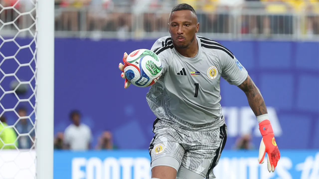 Eloy Room hace historia en el Mundial 2026: ya posee la segunda mayor cantidad de atajadas en un partido de Copa del Mundo