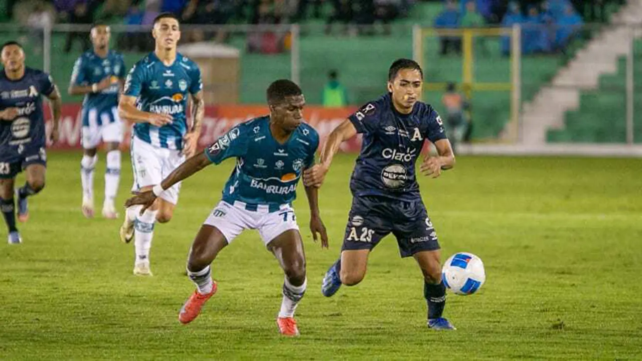Antigua visita al Alianza en su estreno centroamericano