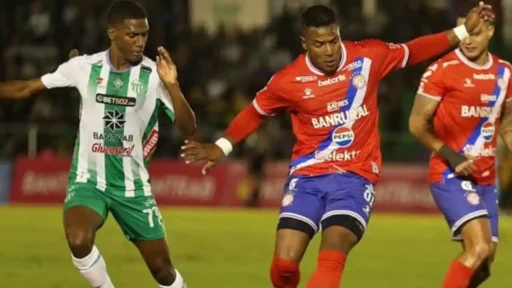 Xelajú vs Antigua: los Superchivos desafían al líder en el Mario Camposeco