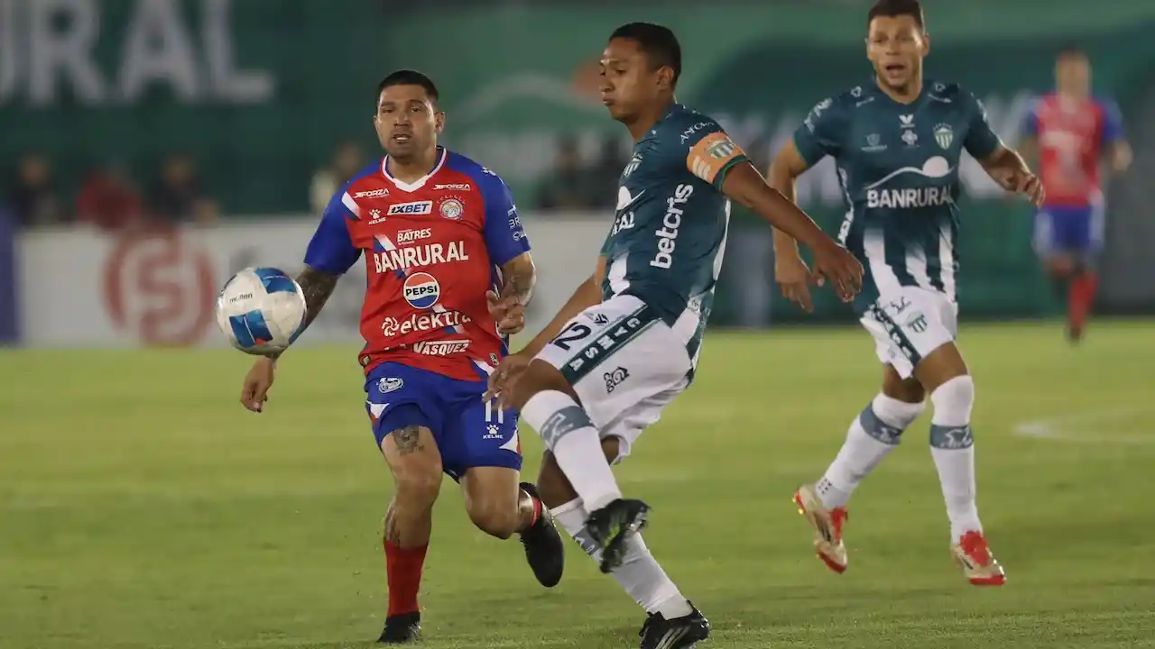 Antigua vs Xelajú: los Coloniales buscan recuperar el liderato ante unos Superchivos en ascenso